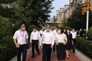 廊坊市委书记王立彤莅临燕达金色年华健康养护中心考察调研