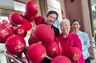 红旗昭昭迎风展 燕达欢腾迎国庆——燕达长辈剪纸映初心，丹心献祖国