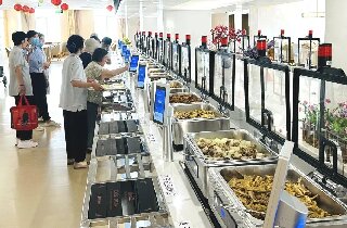 燕达养护中心推出“智慧营养餐厅”，为长辈健康饮食添彩赋能！